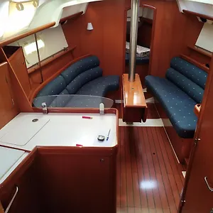 Cruising Boat For Up To 6 People In Masnou Botel Badalona