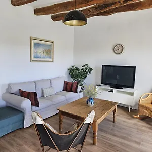 River Ebro Apartment Mora d'Ebre