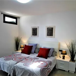 https://holiday-house-and-spa-lanzarote.in-canary-islands.com